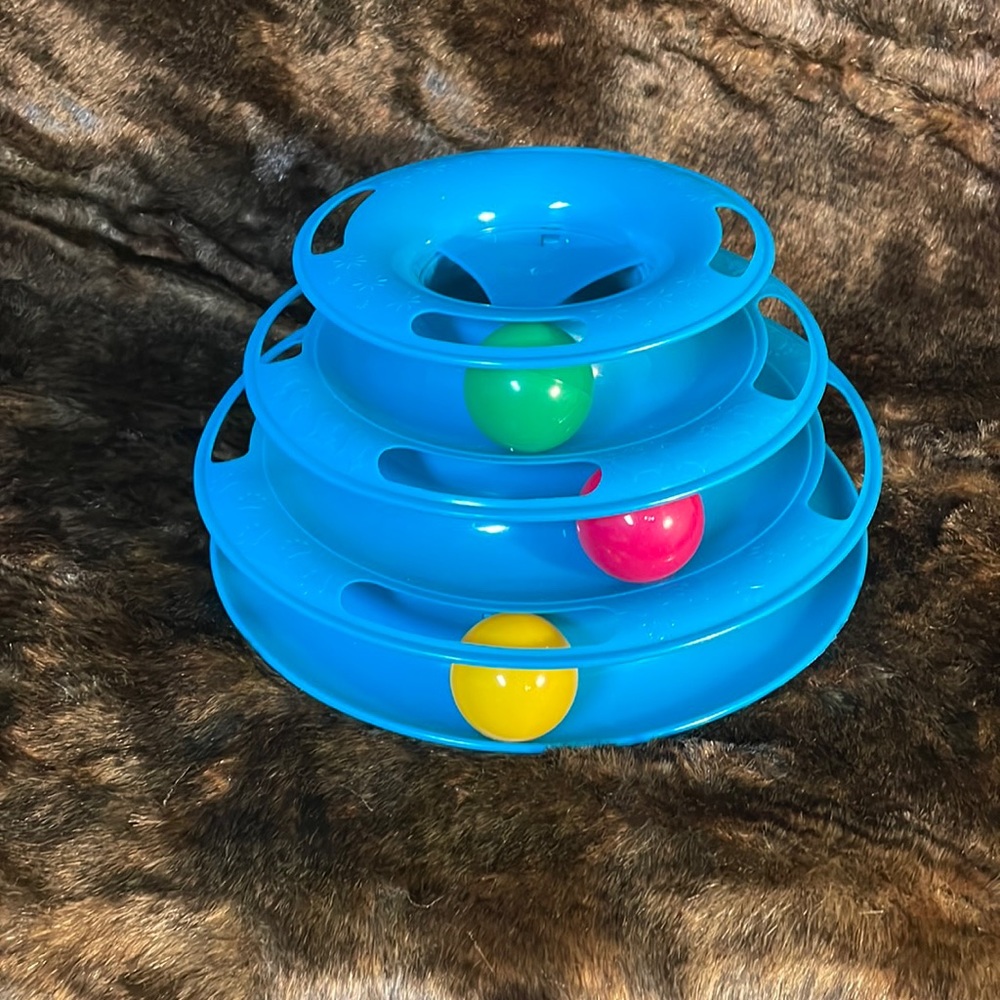 EC kitty toy. Never used. Sanitize upon receiving and it will sanitize again